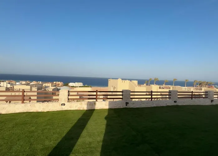 Azzurra וילה הורגהדה